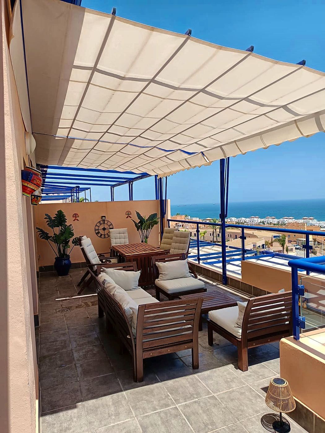 Terrace lounge with sea view